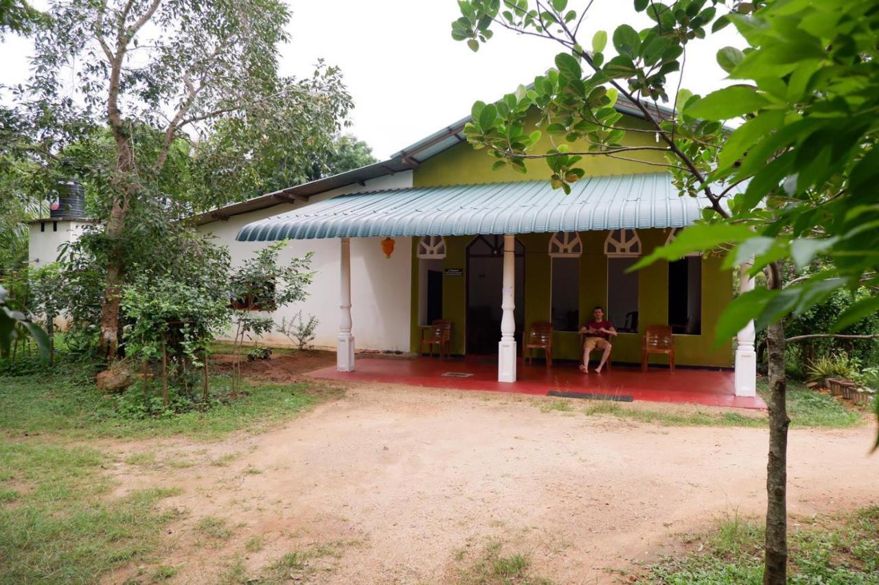 Jungle House Tourist Inn Dambulla Exterior photo