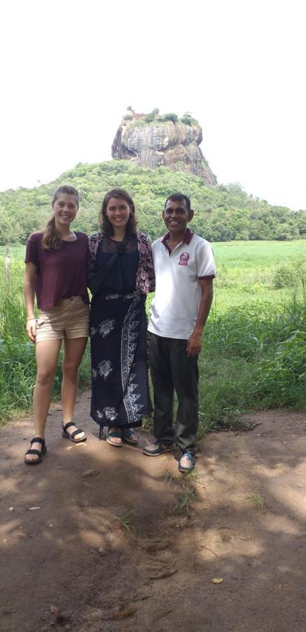 Jungle House Tourist Inn Dambulla Exterior photo